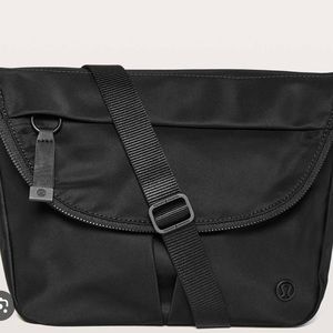 Lululemon large all night festival bag - black